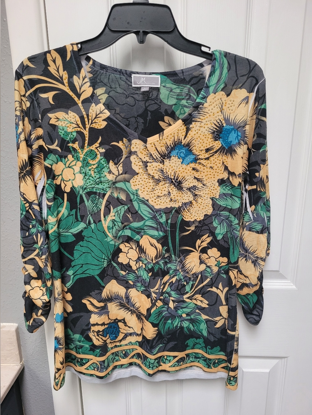 JM Collection women's top featuring a vibrant floral and foliage print Sz L